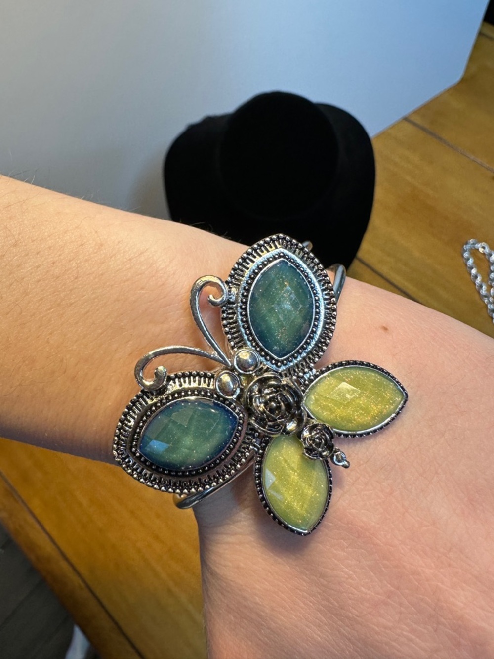 Vintage-Inspired Silver Floral Cuff Bracelet with Green and Yellow Stones